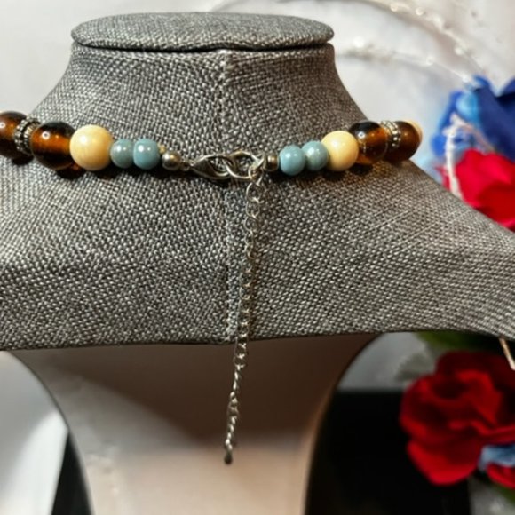 Native American Beaded Pendant and Necklace - Picture 4 of 4